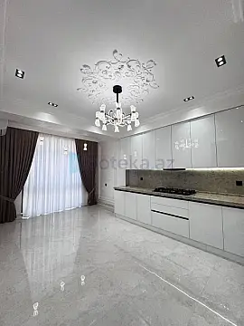 Satılır 4 otaqlı yeni tikili 140 m²