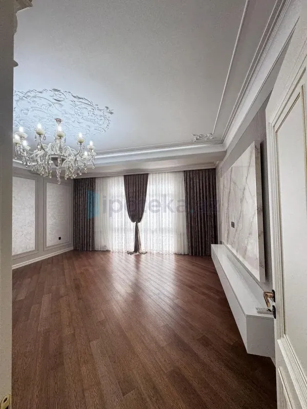 Satılır 4 otaqlı yeni tikili 140 m²
