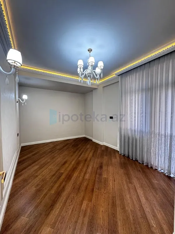 Satılır 4 otaqlı yeni tikili 140 m²