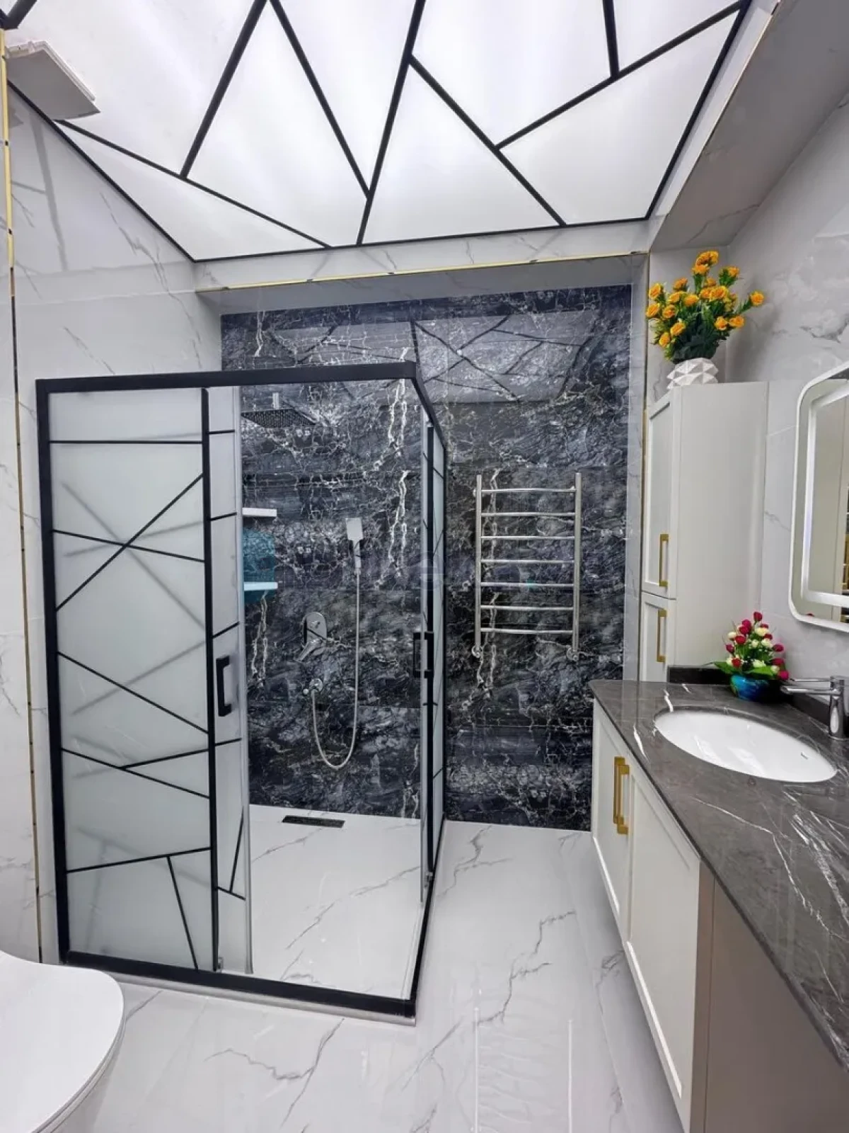 Satılır 4 otaqlı yeni tikili 140 m²