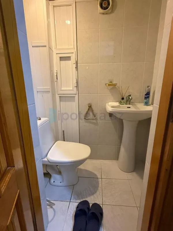 Satılır 2 otaqlı köhnə tikili 80 m²