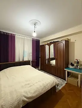 Satılır 2 otaqlı köhnə tikili 80 m²