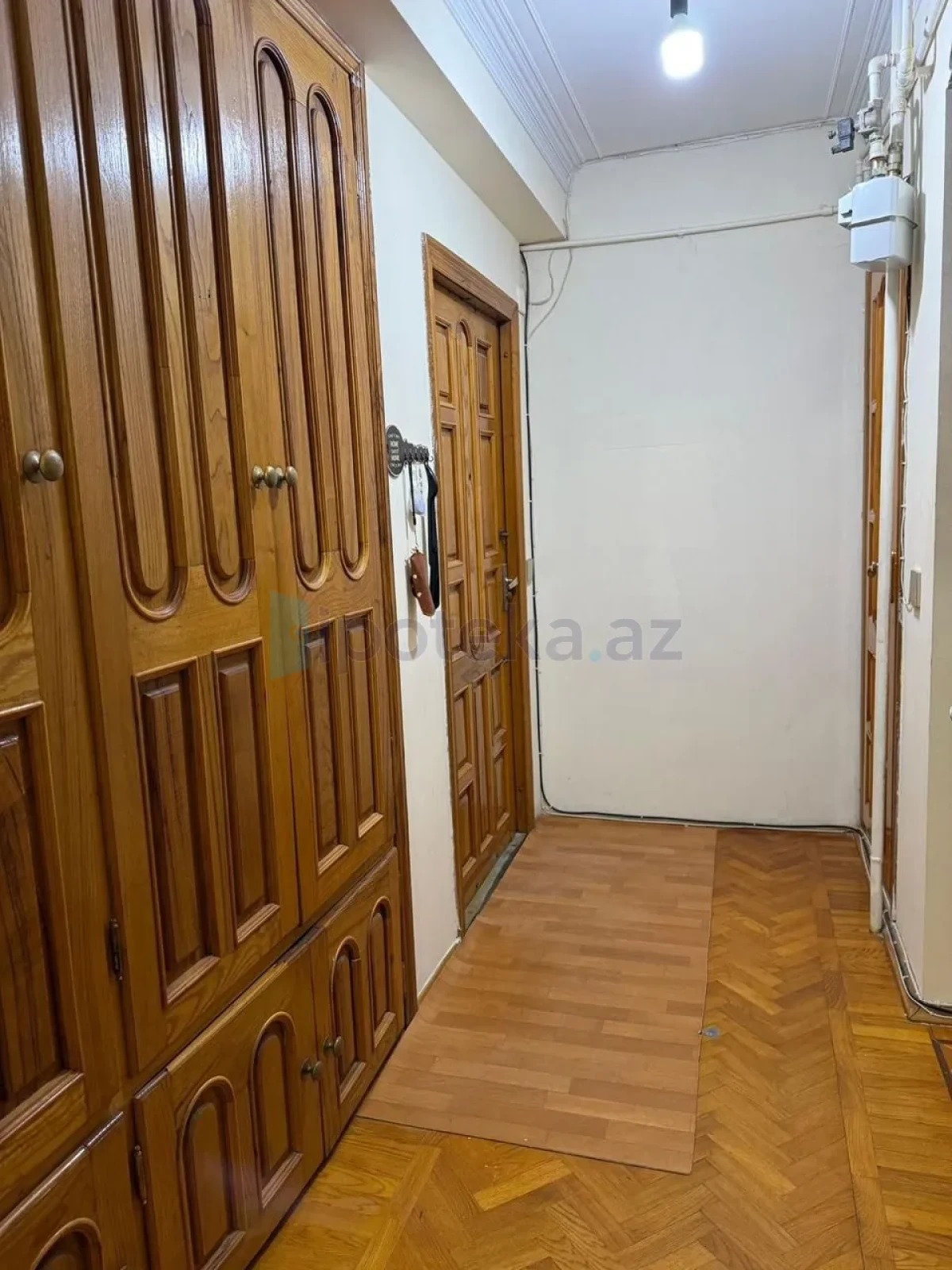 Satılır 2 otaqlı köhnə tikili 80 m²