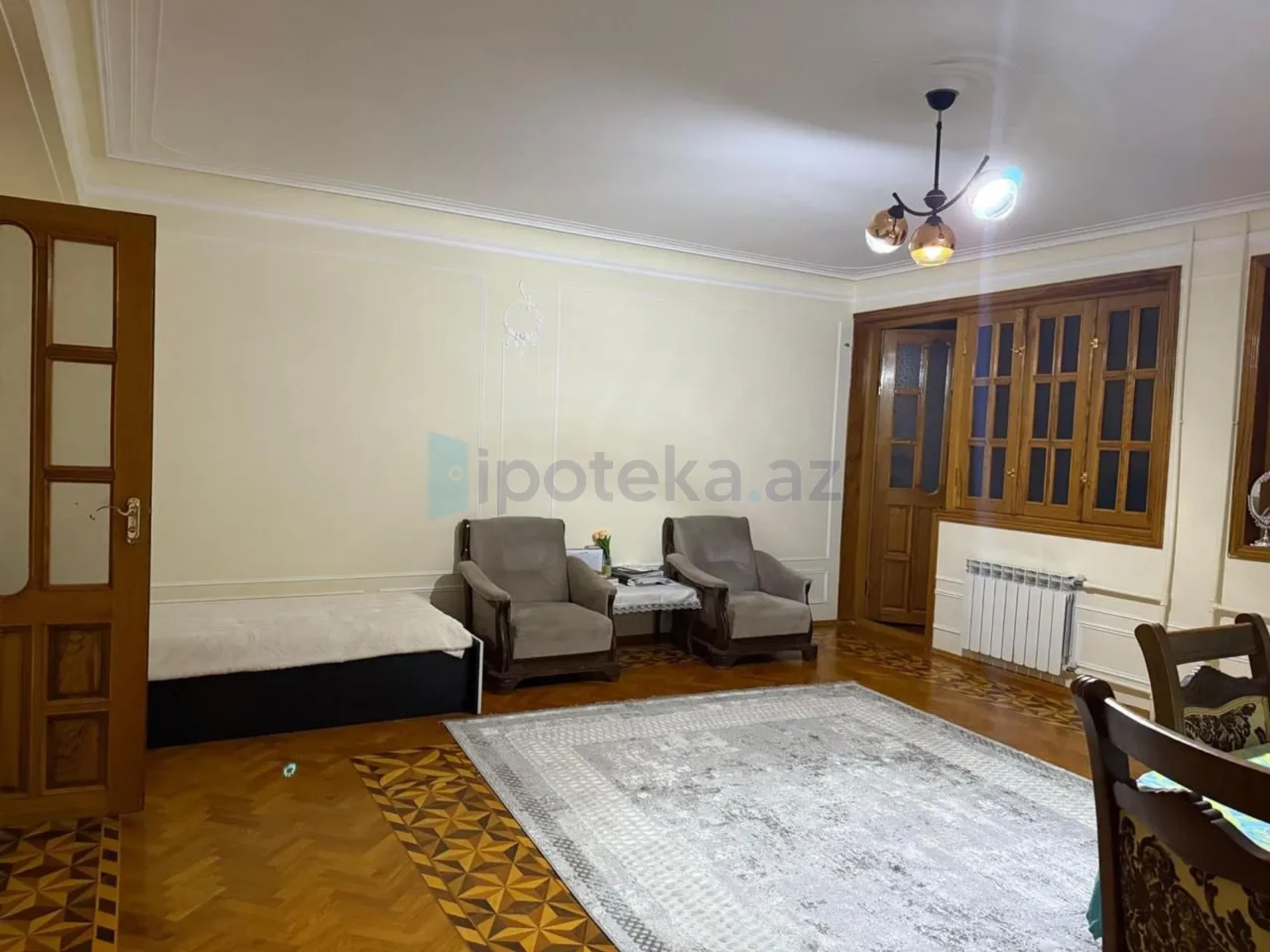 Satılır 2 otaqlı köhnə tikili 80 m²
