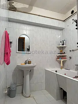 Satılır 2 otaqlı köhnə tikili 80 m²