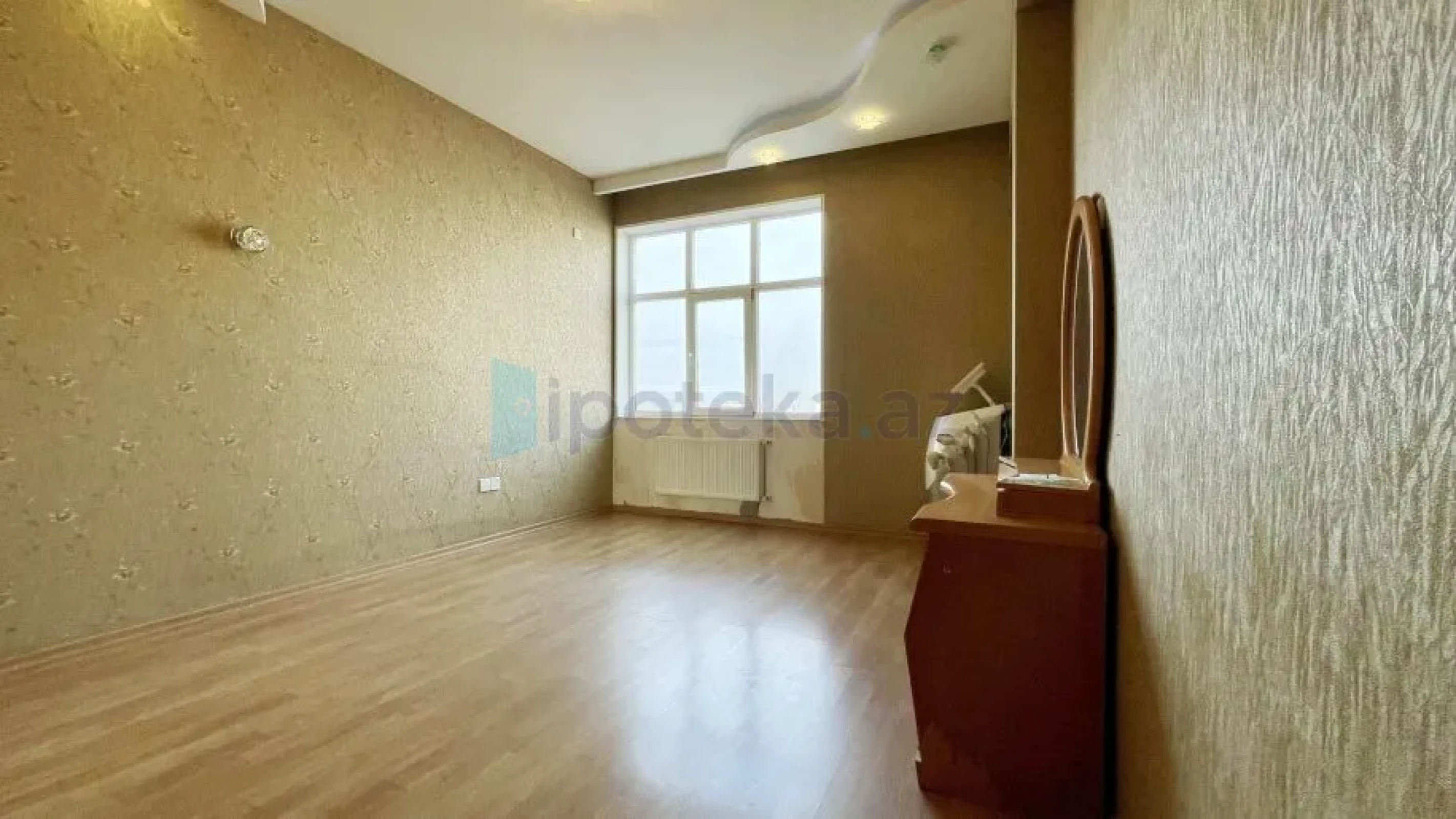 Satılır 3 otaqlı yeni tikili 110 m²