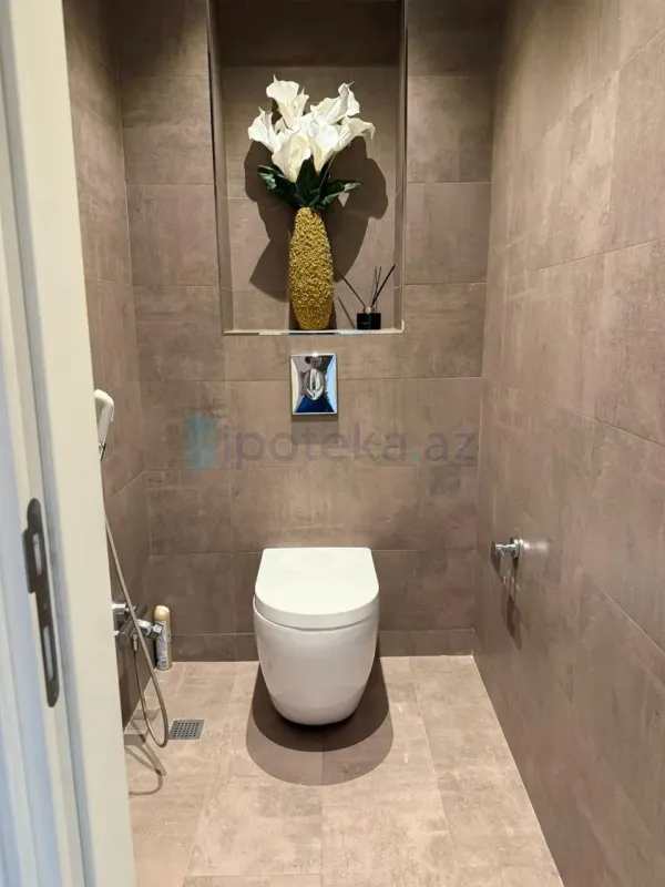 Satılır 3 otaqlı köhnə tikili 115 m²