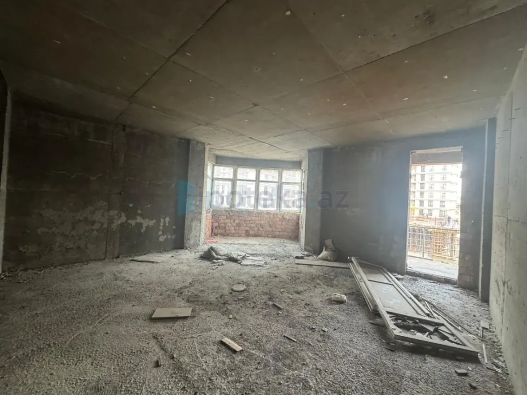 Satılır 3 otaqlı yeni tikili 175 m²