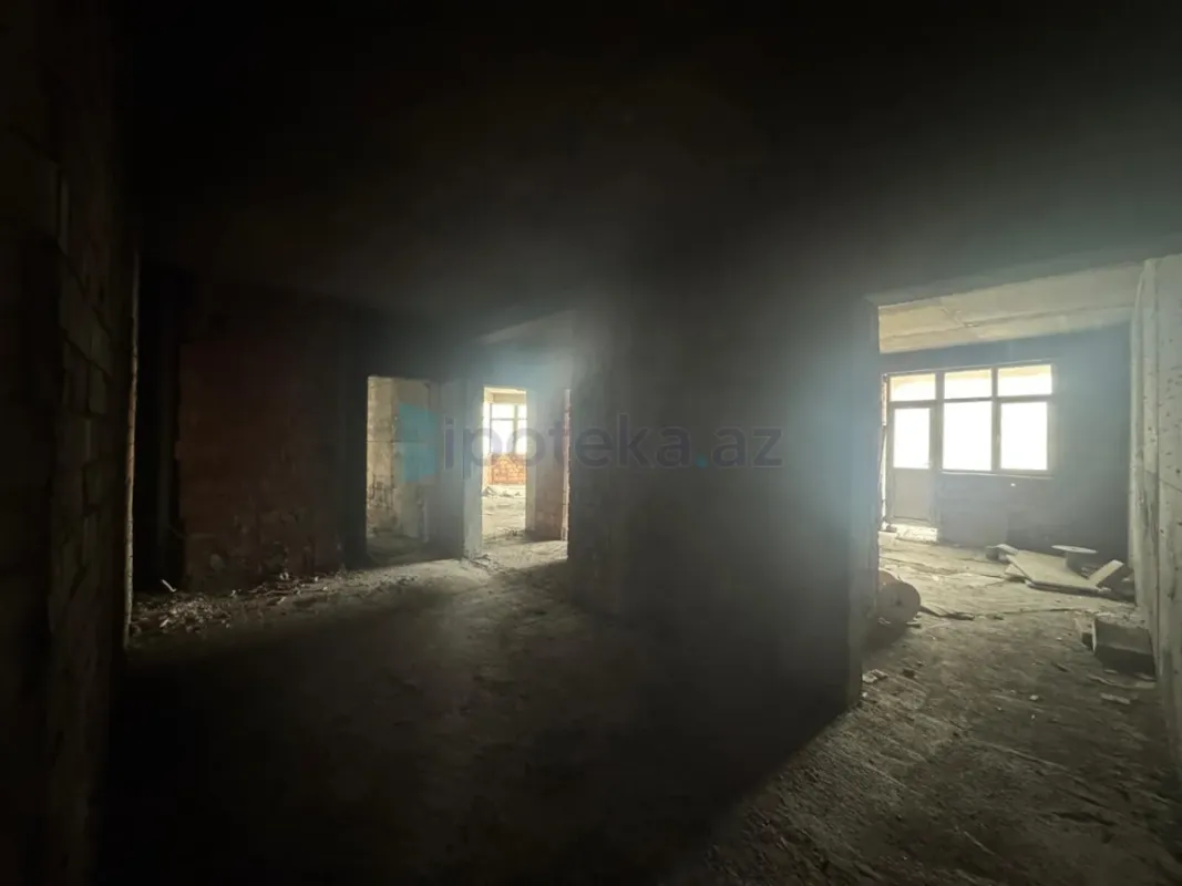 Satılır 3 otaqlı yeni tikili 175 m²