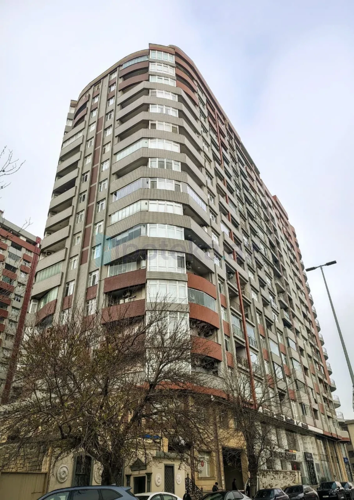 Satılır 3 otaqlı yeni tikili 175 m²