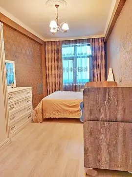 Satılır 2 otaqlı yeni tikili 76 m²