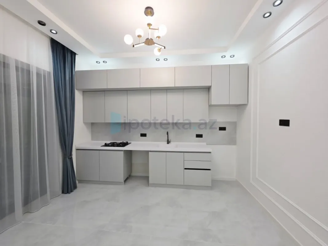 Satılır 4 otaqlı mənzil 150 m²