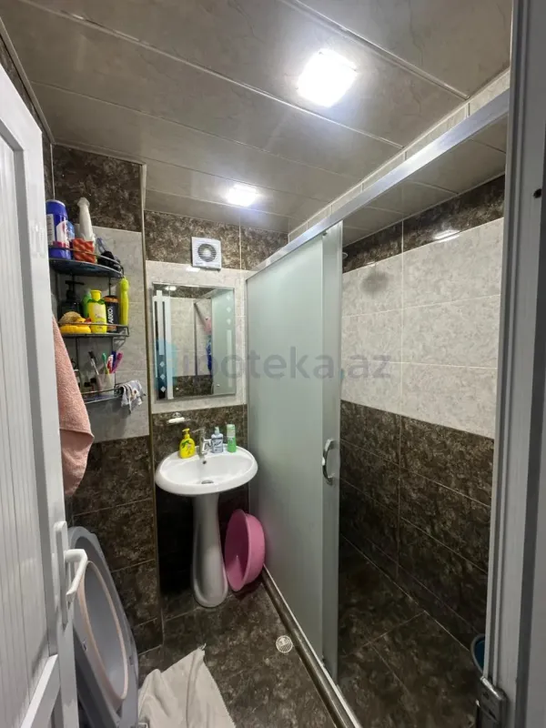 Satılır 3 otaqlı köhnə tikili 70 m²