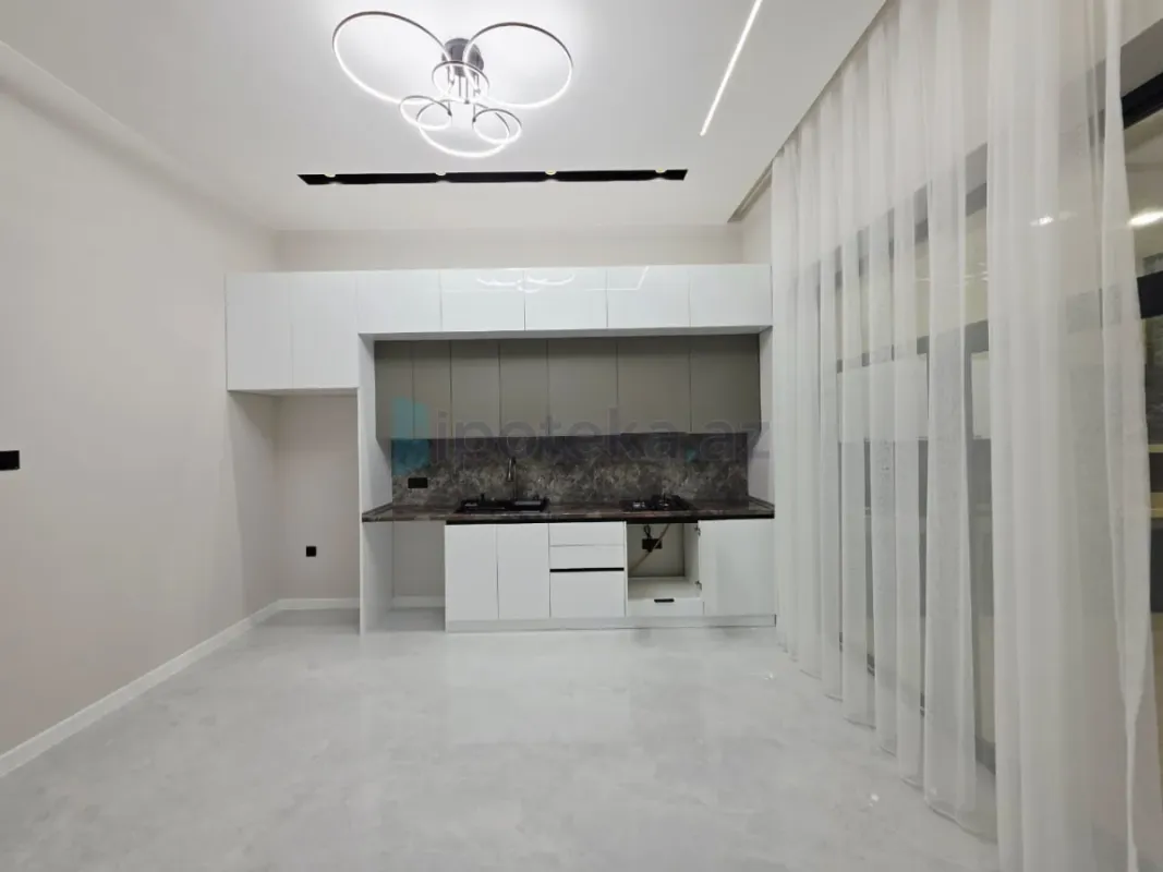Satılır 4 otaqlı mənzil 160 m²