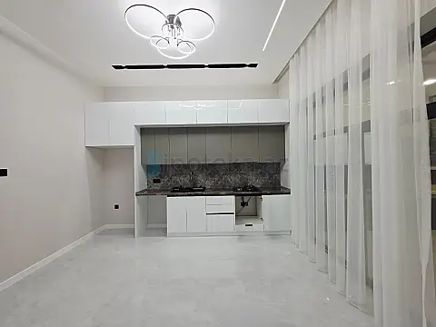 Satılır 4 otaqlı mənzil 160 m²