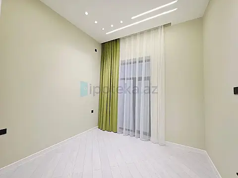 Satılır 4 otaqlı mənzil 160 m²