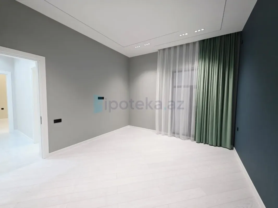Satılır 4 otaqlı mənzil 160 m²
