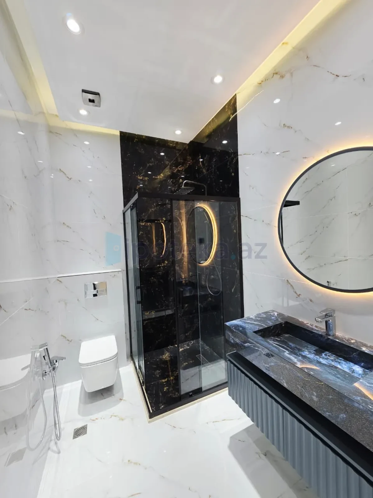 Satılır 4 otaqlı mənzil 160 m²