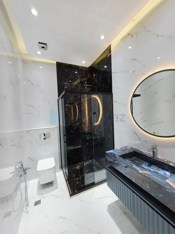 Satılır 4 otaqlı mənzil 160 m²