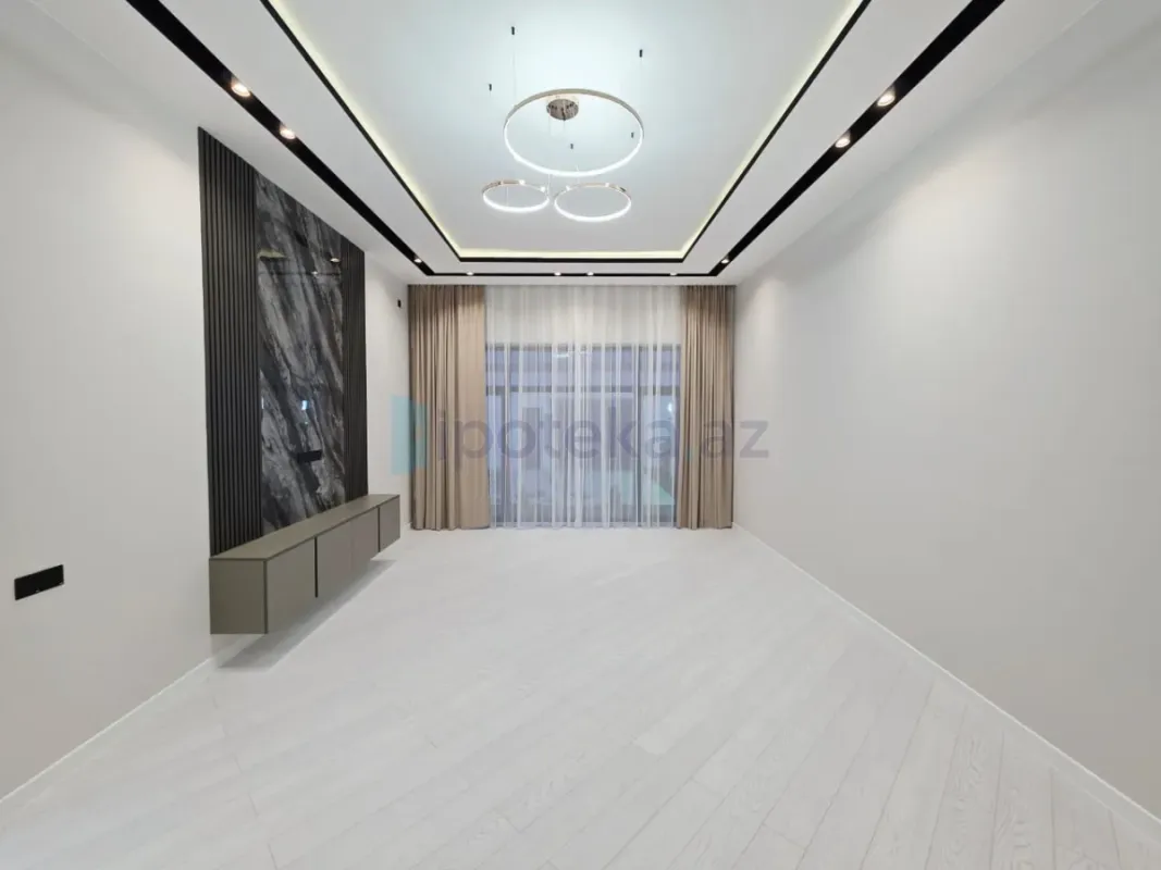 Satılır 4 otaqlı mənzil 160 m²