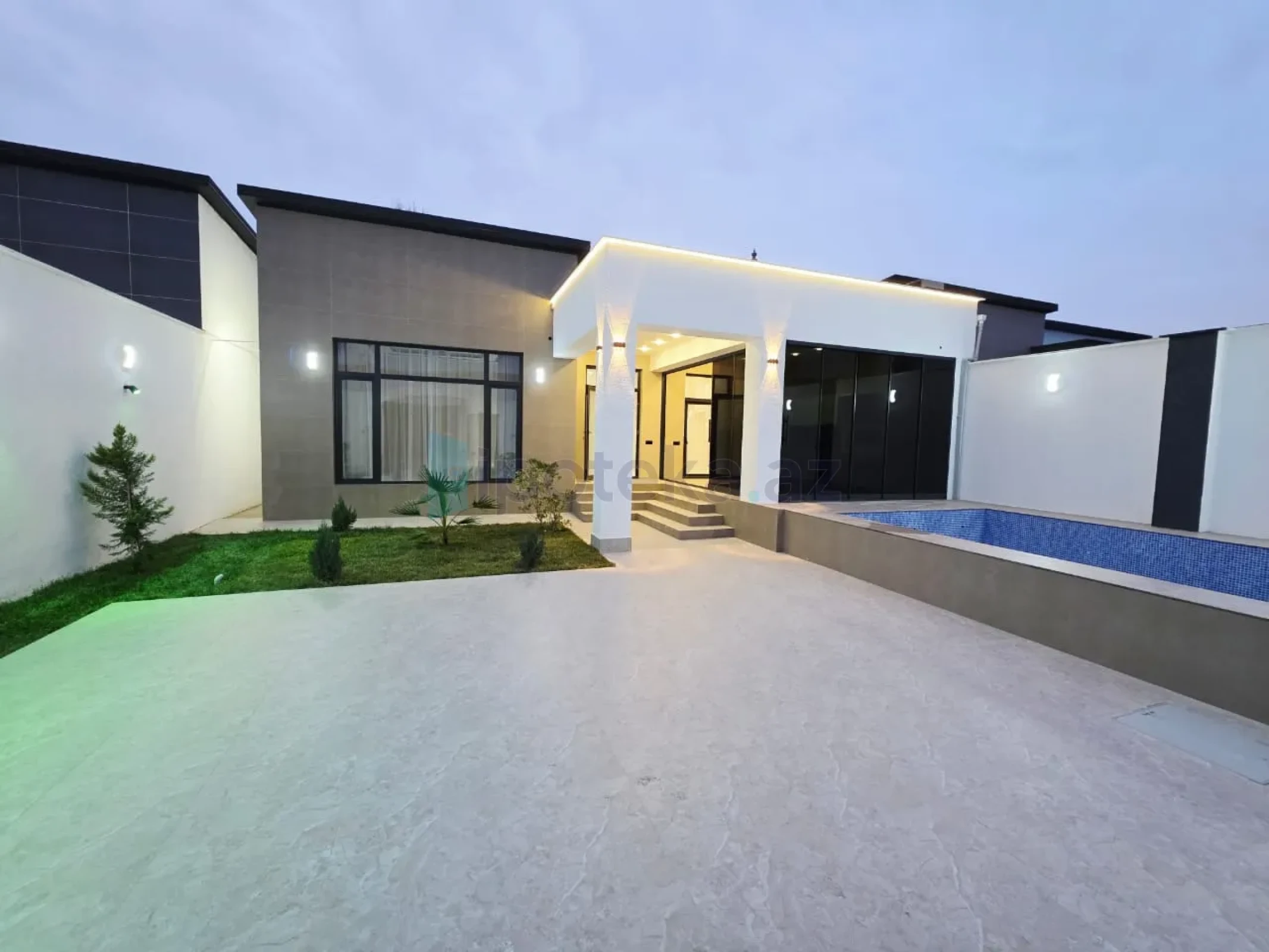 Satılır 4 otaqlı mənzil 160 m²