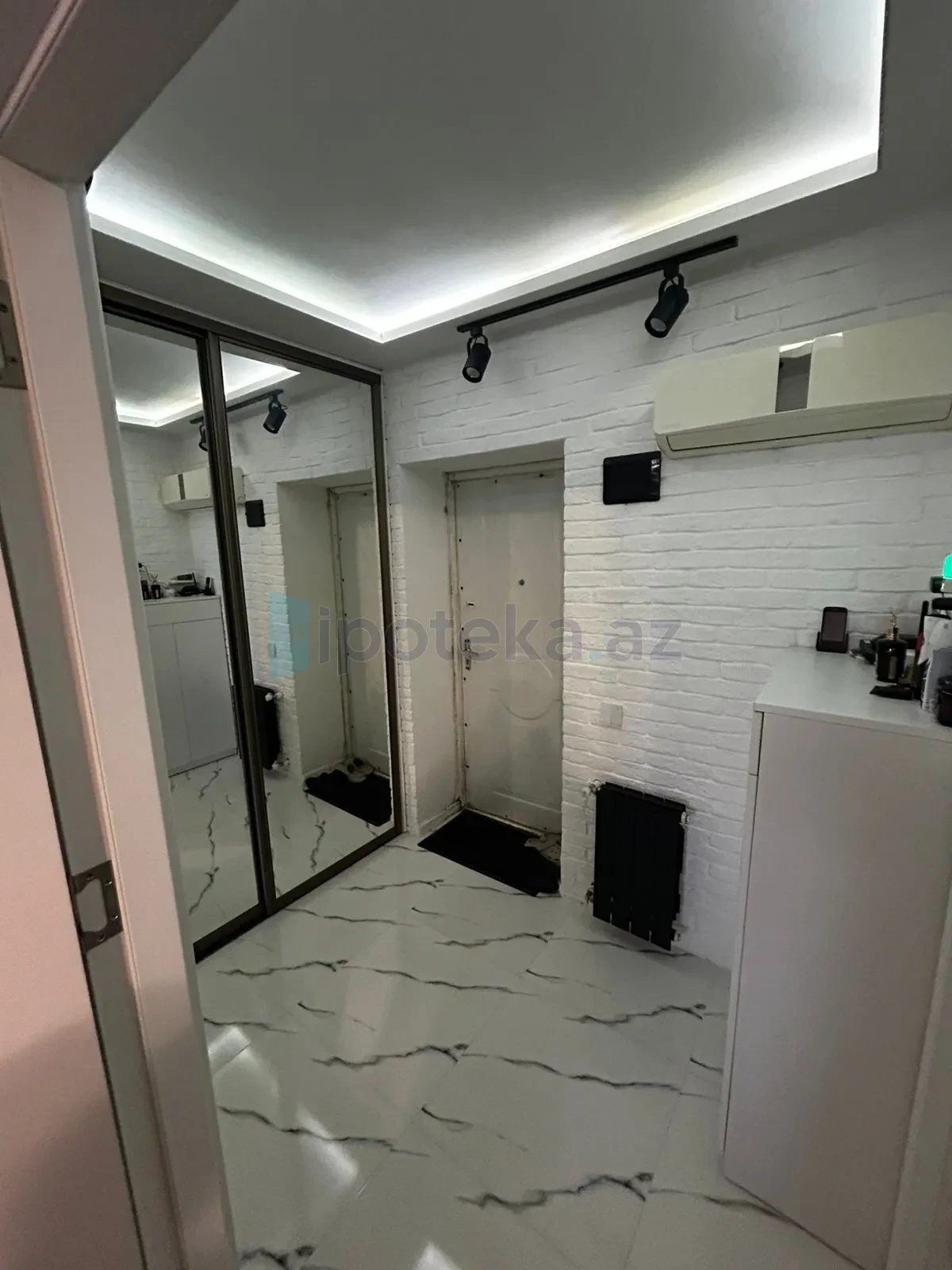 Satılır 2 otaqlı köhnə tikili 38 m²
