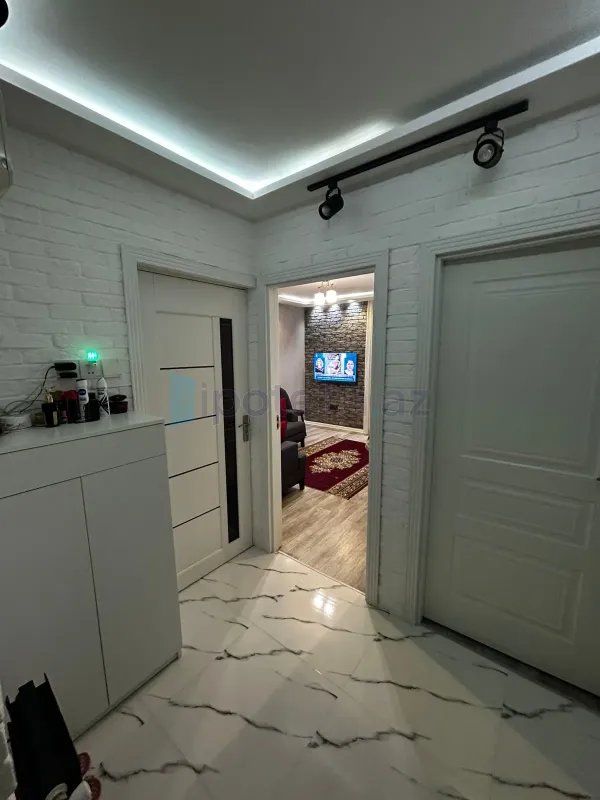 Satılır 2 otaqlı köhnə tikili 38 m²