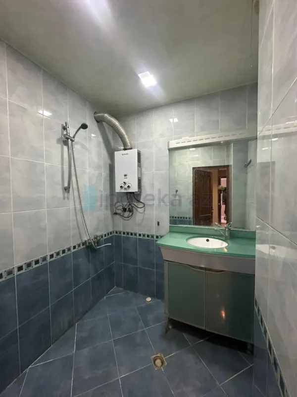Satılır 2 otaqlı köhnə tikili 65 m²