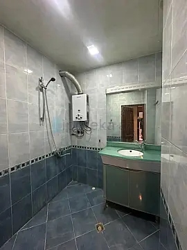 Satılır 2 otaqlı köhnə tikili 65 m²