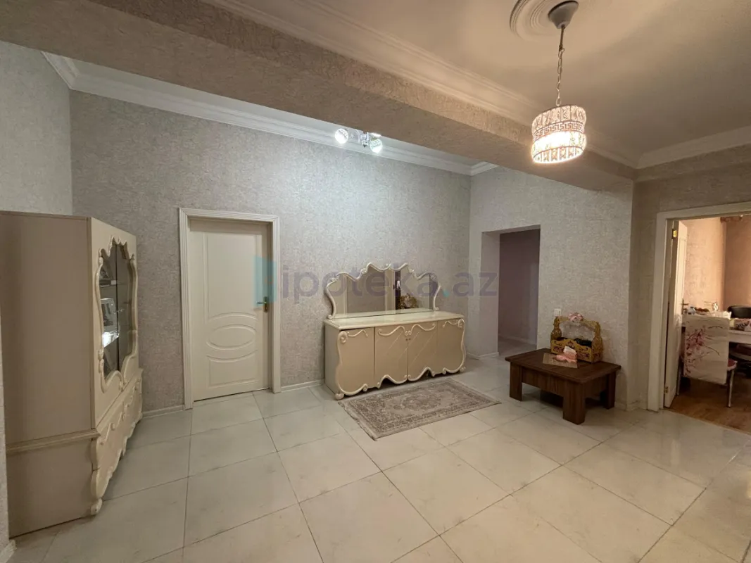 Satılır 3 otaqlı yeni tikili 124 m²