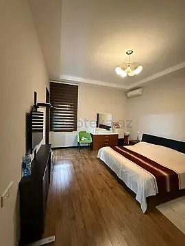 Satılır 6 otaqlı mənzil 200 m²