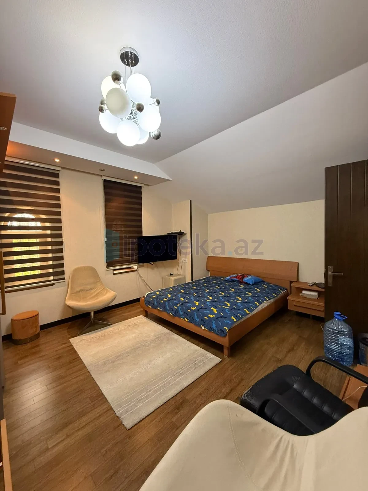 Satılır 6 otaqlı mənzil 200 m²