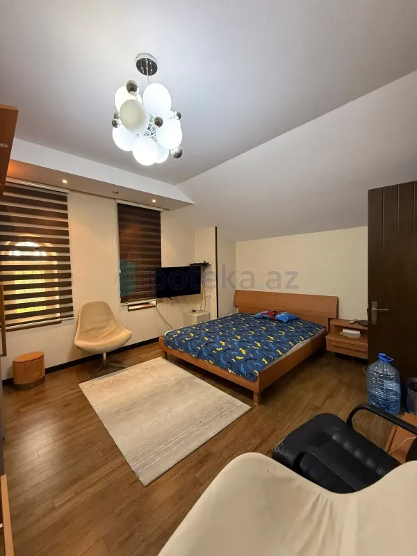 Satılır 6 otaqlı mənzil 200 m²