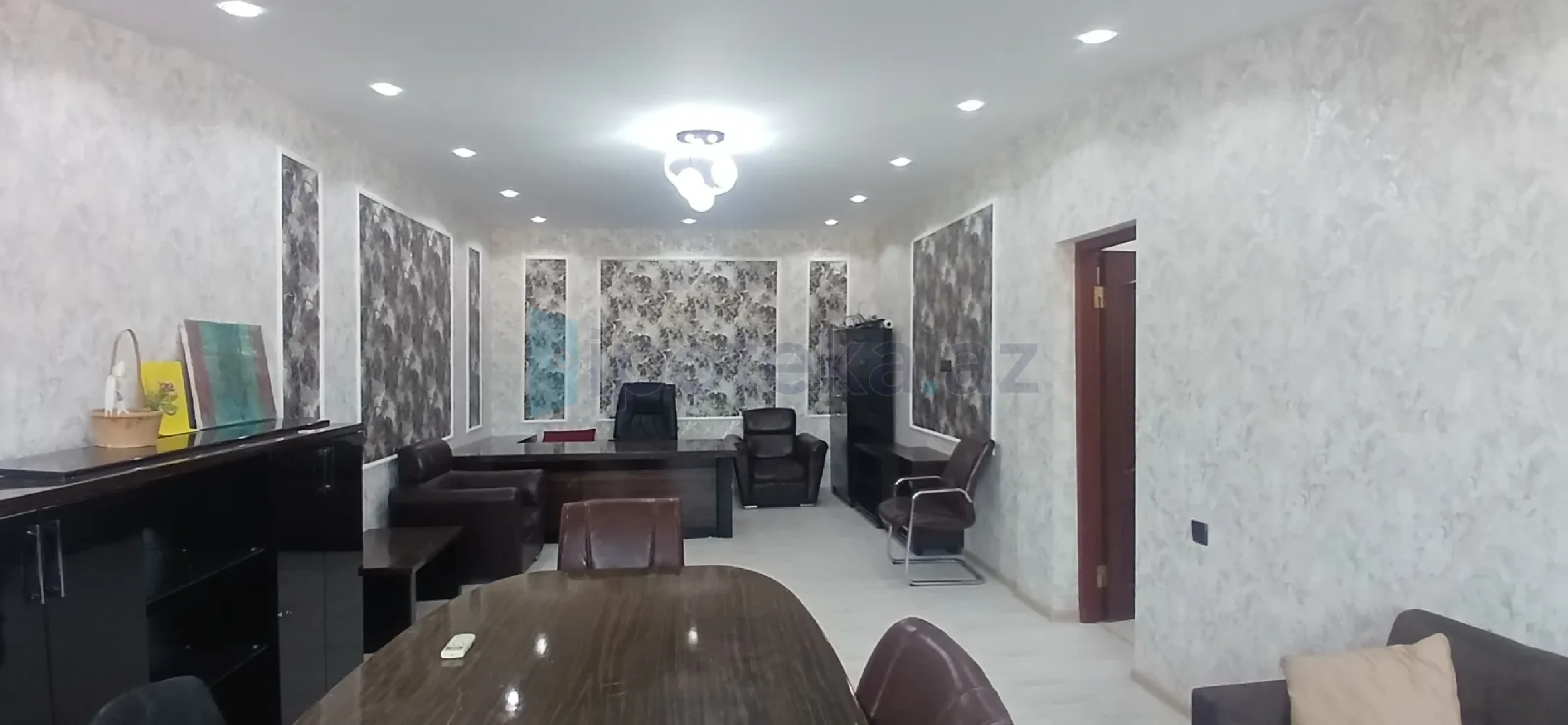 Satılır 3 otaqlı ofis 110 m²