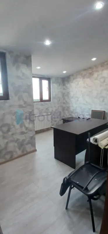 Satılır 3 otaqlı ofis 110 m²