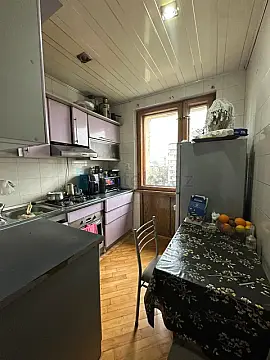 Satılır 2 otaqlı köhnə tikili 58 m²