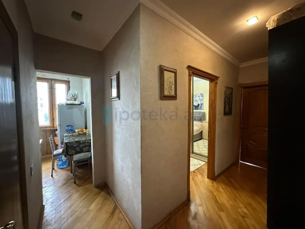 Satılır 2 otaqlı köhnə tikili 58 m²