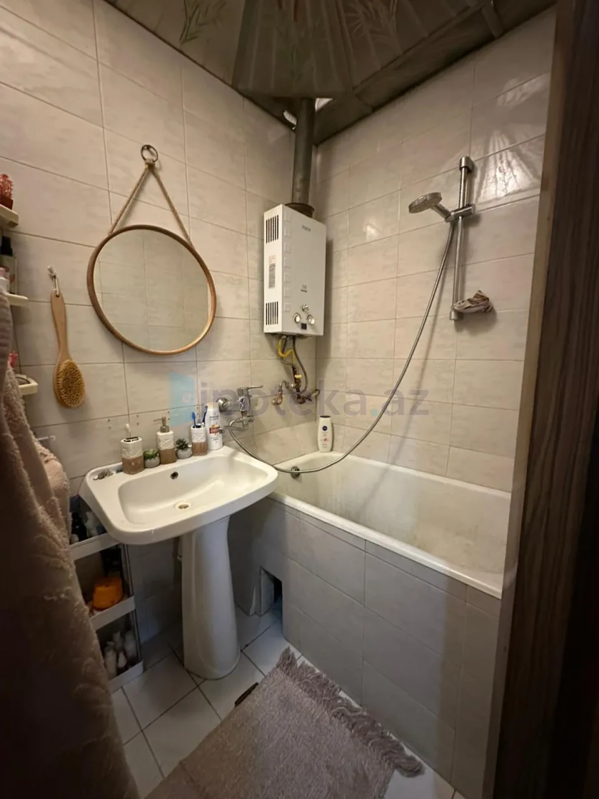 Satılır 2 otaqlı köhnə tikili 58 m²