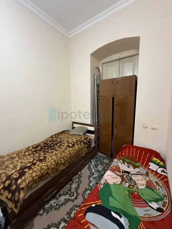 Satılır 2 otaqlı köhnə tikili 50 m²