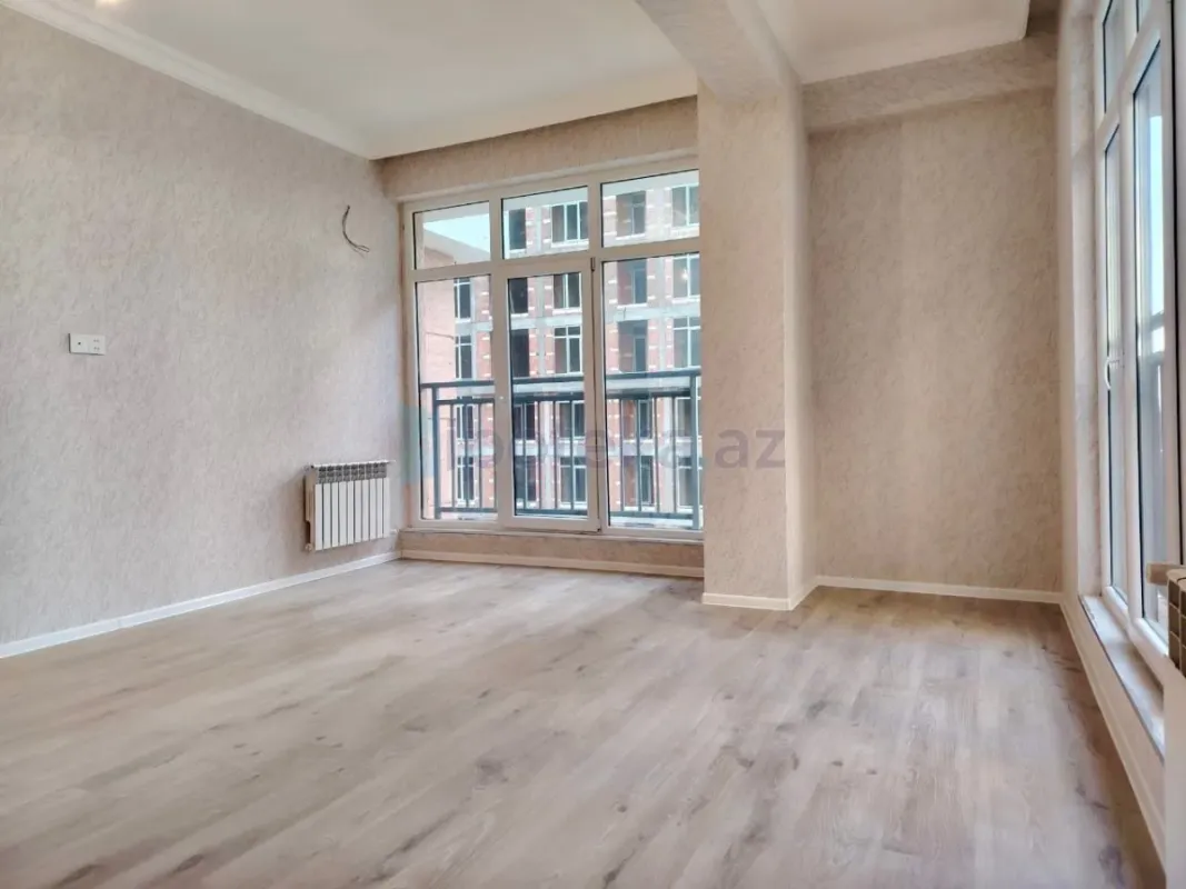 Satılır 3 otaqlı yeni tikili 80 m²