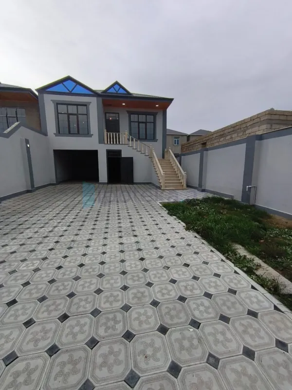 Satılır 4 otaqlı həyət evi 140 m²