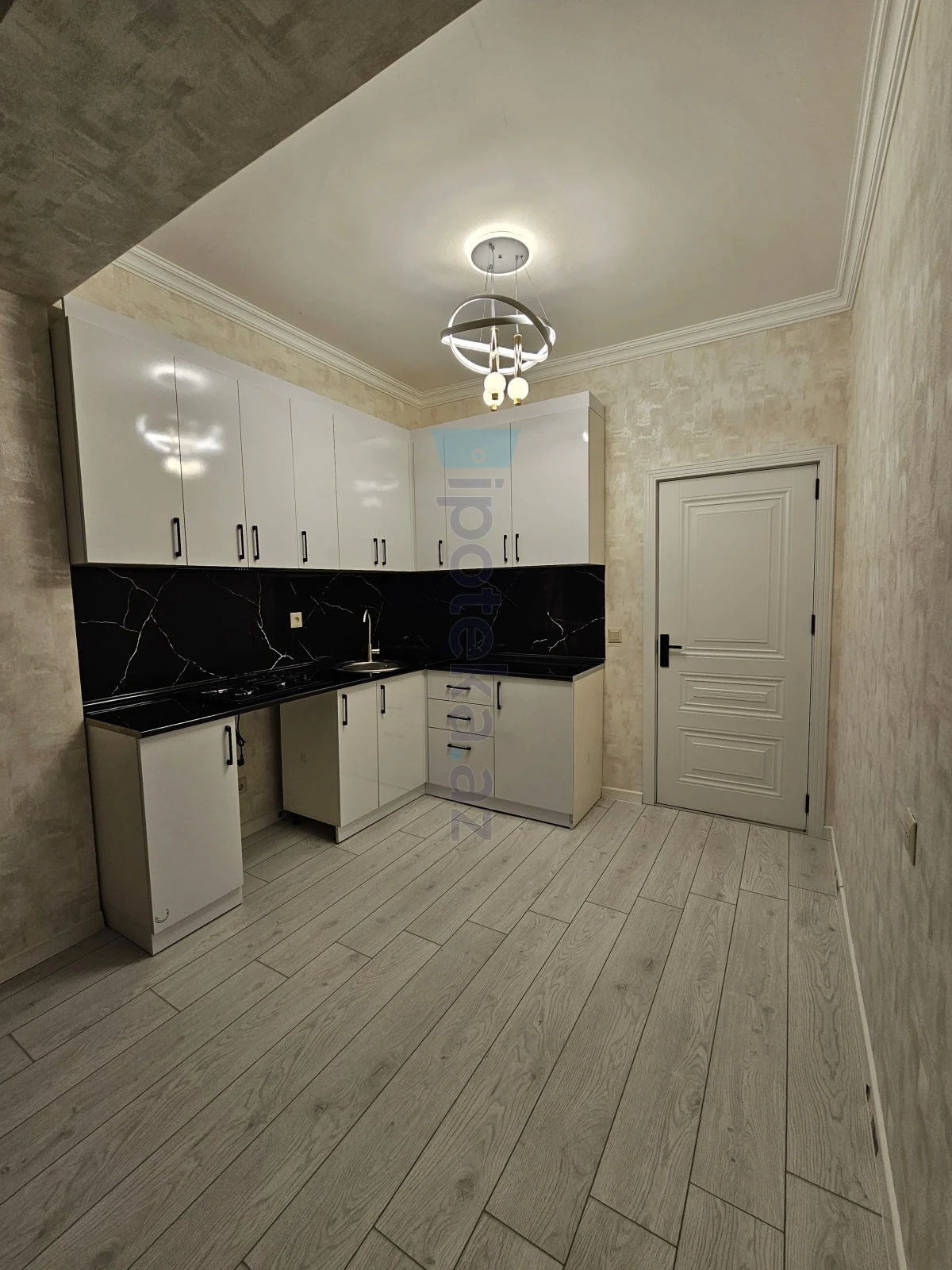 Satılır 3 otaqlı yeni tikili 76 m²