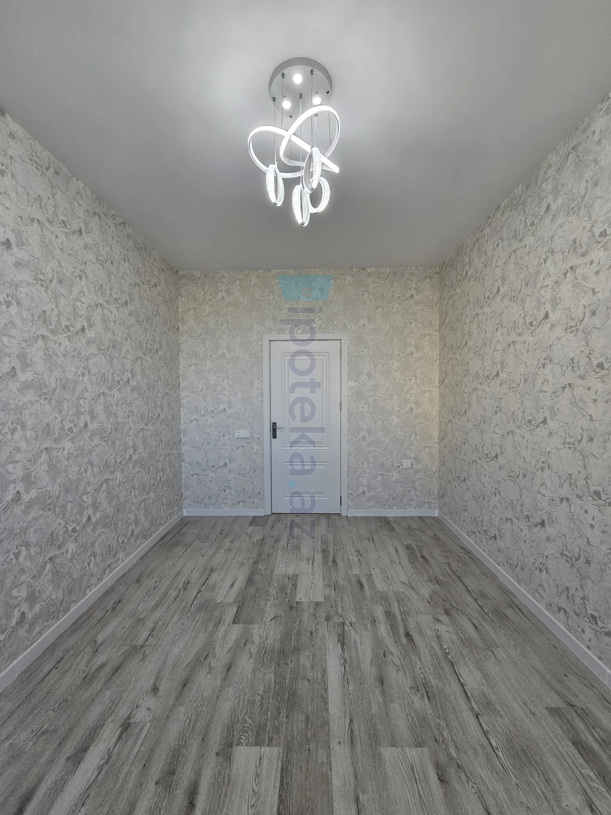 Satılır 3 otaqlı yeni tikili 82 m²