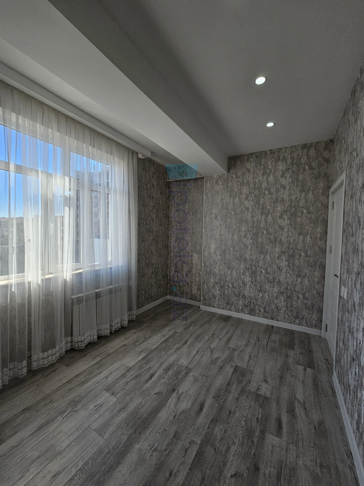 Satılır 3 otaqlı yeni tikili 82 m²