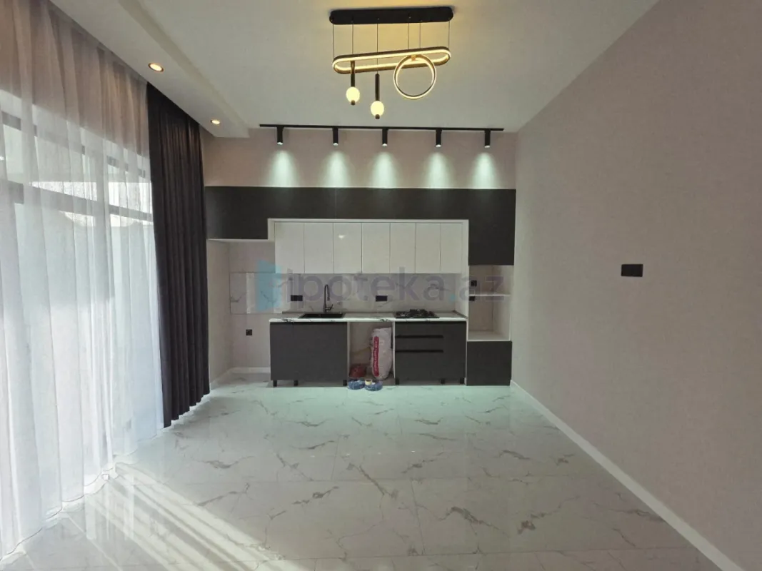Satılır 3 otaqlı mənzil 150 m²