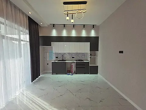 Satılır 3 otaqlı mənzil 150 m²
