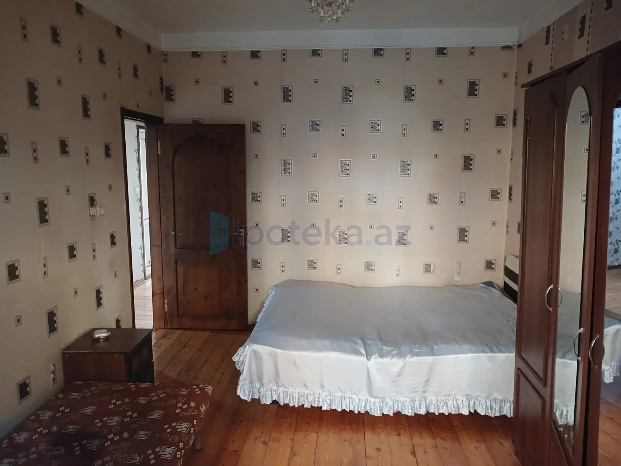 Satılır 3 otaqlı köhnə tikili 80 m²