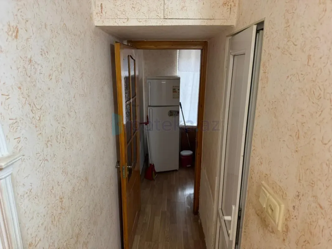 Satılır 1 otaqlı köhnə tikili 35 m²