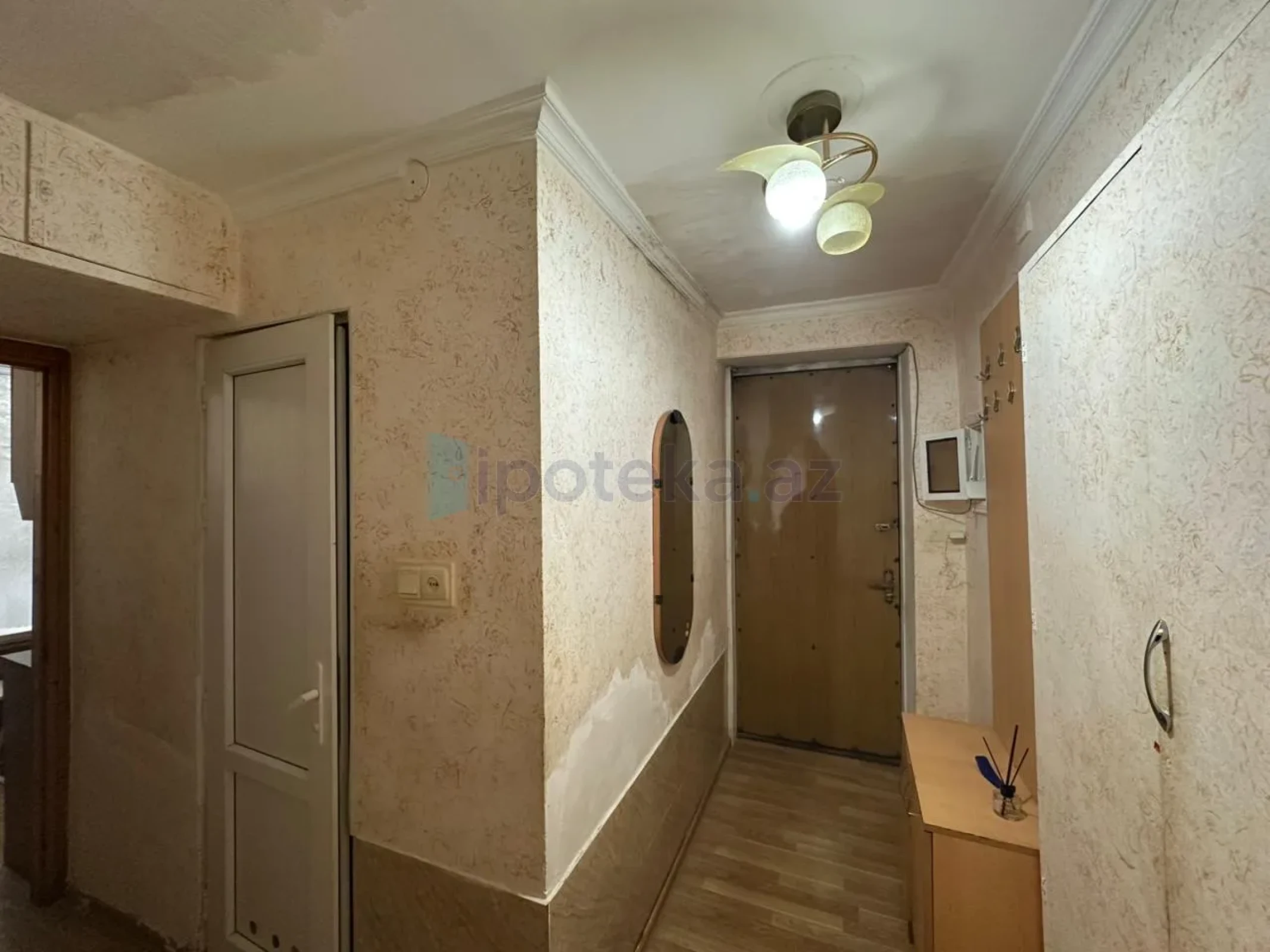 Satılır 1 otaqlı köhnə tikili 35 m²