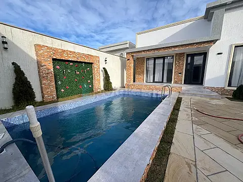 Satılır 4 otaqlı həyət evi 140 m²